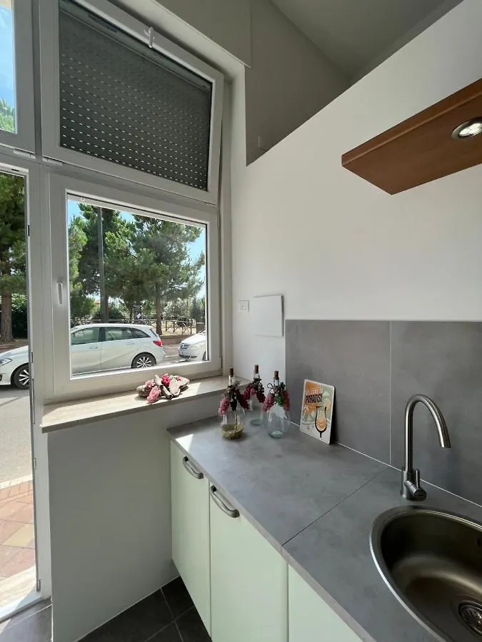Maremma Holidays:La Vecchia Vineria Follonica 0*,